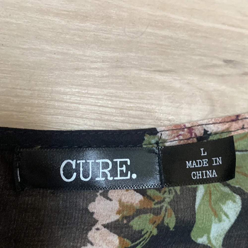Cure. Womens L Black Sheer Robe With Floral Pattern. So Pretty. Adjusted Tie - Picture 10 of 11